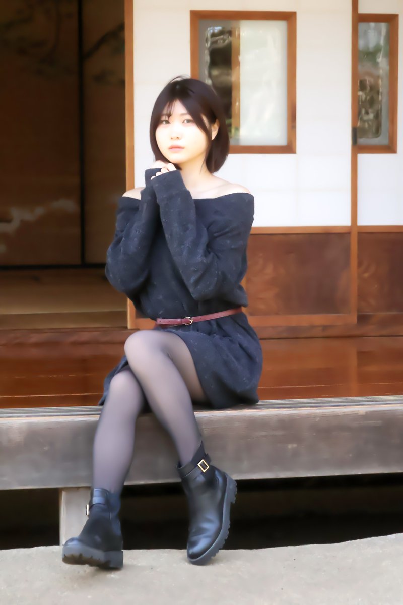 _Tokijiku_Pic_'s tweet photo. 【2026/3/16 12:00掲載分】
2/28　月猫スタジオ企画　大森武蔵野苑  16/20
#月と猫の写真室  (@thukinekophoto )
model: #紬（つむぎ）さん (@qn_la )

Canon EOS R10
SIGMA Contemporary 16-300mm F3.5-6.7 DC OS

【送信側】(不使用)
JINBEI ワイヤレストリガー TR-Q8
【受信側】(不使用)
JINBEI LEDスピードライト H1、
Ulanzi MT-89 撮影用 ライトスタンド

【テザー撮影】
モバイルwifi経由でEOS Utilityにて
カメラと 2in1 PCを接続

Photo ExpressViewerにて画像選別
SILKYPIX JPEG Photography 12にて下記画像処理済
全画像共通対応：
・自動調整、ノイズ除去100%、モアレ軽減ON

【実測値】
左上：1/200  f3.5   16mm  ISO250
右上：1/200  f3.5   16mm  ISO250
左下：1/200  f5.6   55mm  ISO5000
右下：1/200  f5.6   64mm  ISO5000
