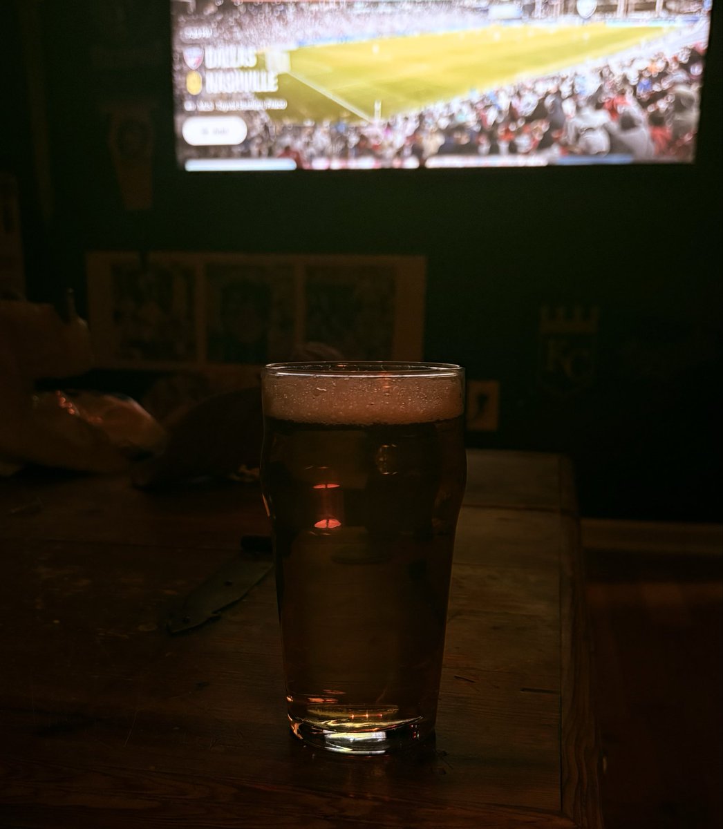 AndoverTN's tweet photo. First pint has been poured. Come on you Boys in Gold!!!! 
Drop in for a pint or two. I won’t tell the missus, we’ll cover for ya. #EverybodyN
#footy https://t.co/Ew3jluwiz6