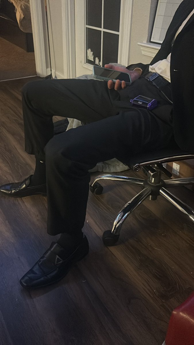 CBakerley's tweet photo. “Yea bro when I’m abt to nut in a bad bitch I start thinking about my grandpa” 

What the fuck??? https://t.co/3QI6jOi406