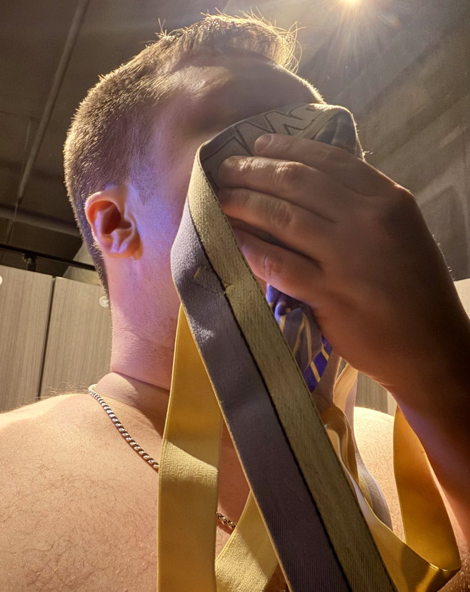 Lifting stronger leads to more intoxicating musk. The mix of my precum &amp; sweat gets me so horny! 😈