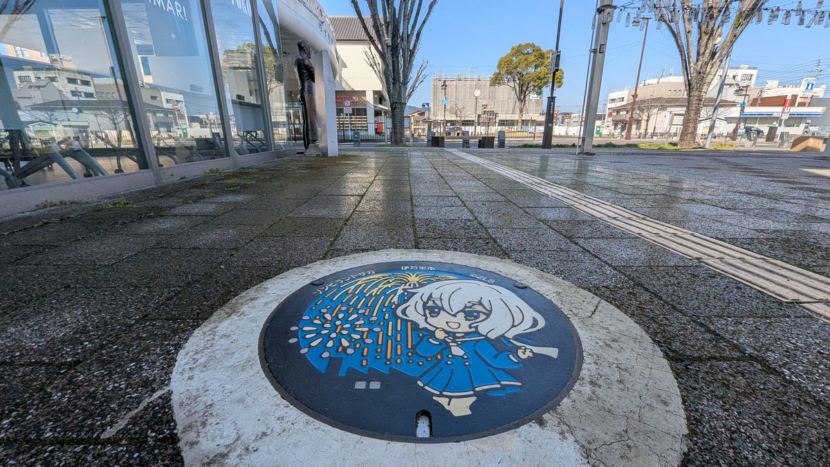 ゾンビランドサガ』のデザインマンホール蓋。伊万里市には2つあり