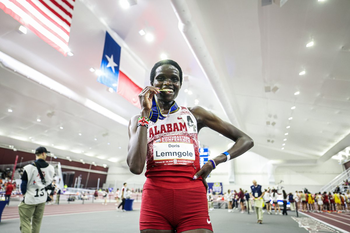 UA_Athletics's tweet image. AND SHE DOES IT AGAIN…

Doris Lemngole claims the 3000m gold for the second straight year, making program history! 👏 👑

#RollTide | @AlabamaTrack
