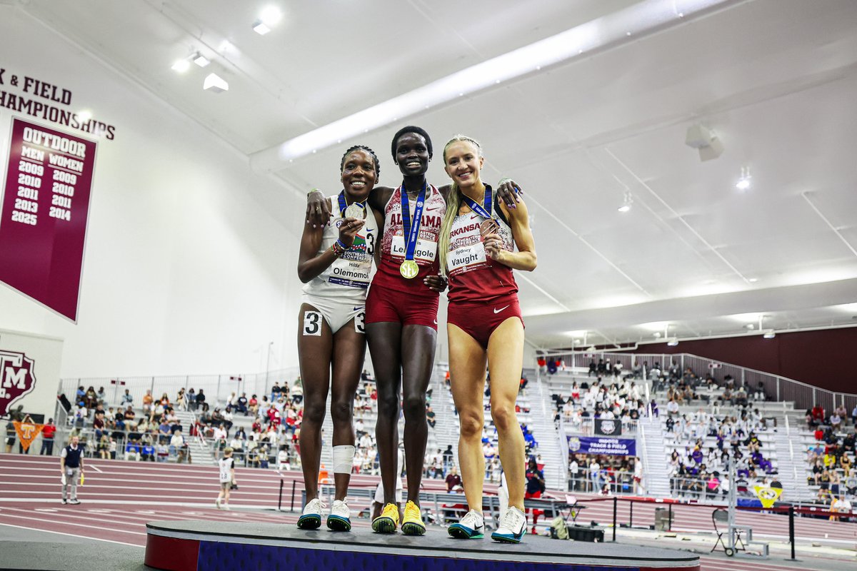 UA_Athletics's tweet image. AND SHE DOES IT AGAIN…

Doris Lemngole claims the 3000m gold for the second straight year, making program history! 👏 👑

#RollTide | @AlabamaTrack