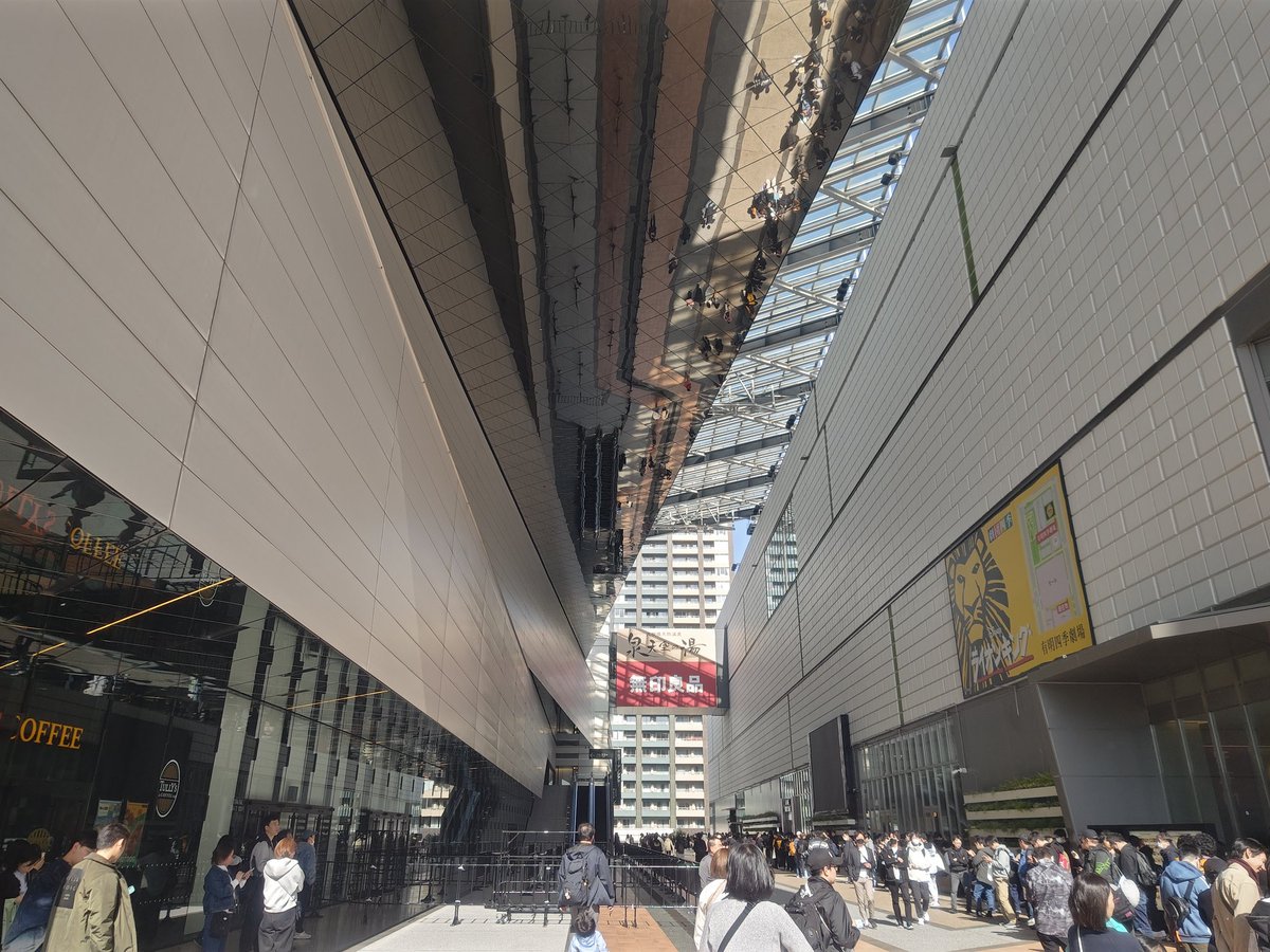 ZEGA_nb's tweet photo. #ヘブバンライブ2026
現地到着！！
物販だぁー！！！ https://t.co/chNX9UZQDs