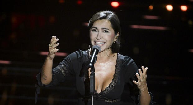 Cinguetterai's tweet photo. Serena Brancale vince il premio Tim, come Giorgia l’anno scorso.

Le donne che sono state rapinate dalla classifica finale e per entrambe c’è stata l’insurrezione del pubblico dell’Ariston

#Sanremo2026 https://t.co/8VeeHqMlrO