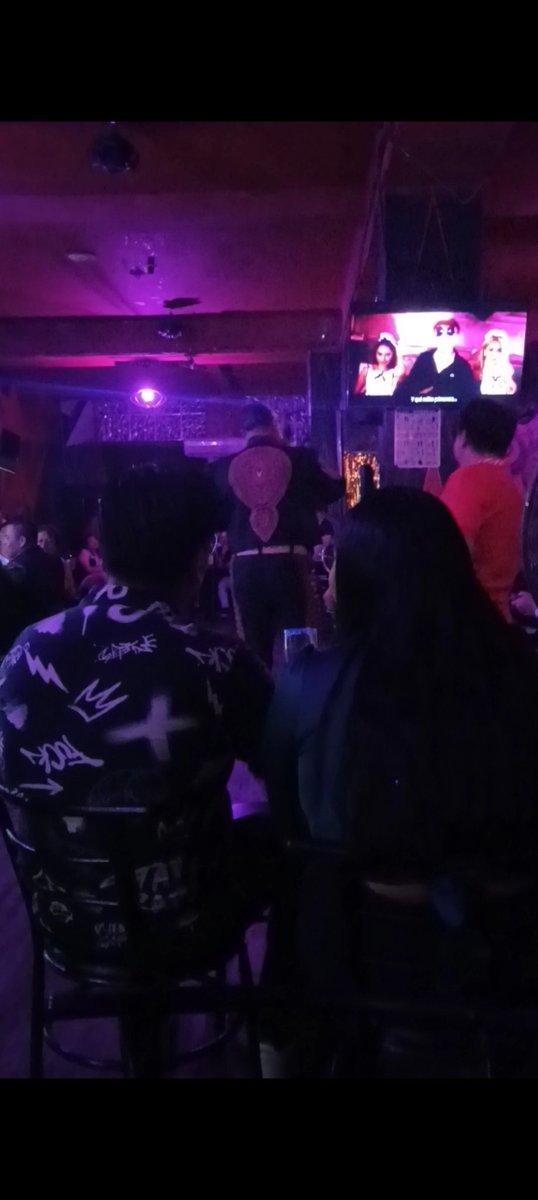 adyvicsw's tweet photo. Despues de las chelas, disfrutando del show y del ambiente en @Cafe_centromx @Cafe_centromx1 https://t.co/rnP6kY9V0X