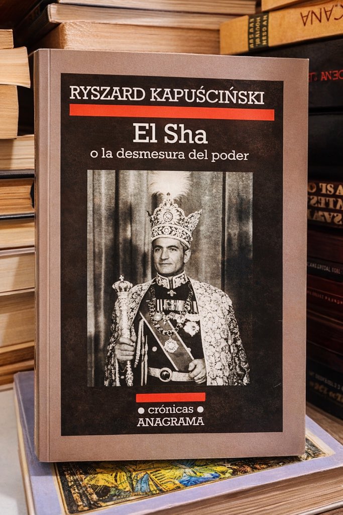 Para quienes ignoran la corrupción y el poder sanguinario de El Sha de Iran y promueven el retorno del hijo de este odiado monarca, causante de la Revolución Islamica de 1979, bien harían en leer este espléndido libro de Kapuscinski, al que tantos citan sin leerlo.
