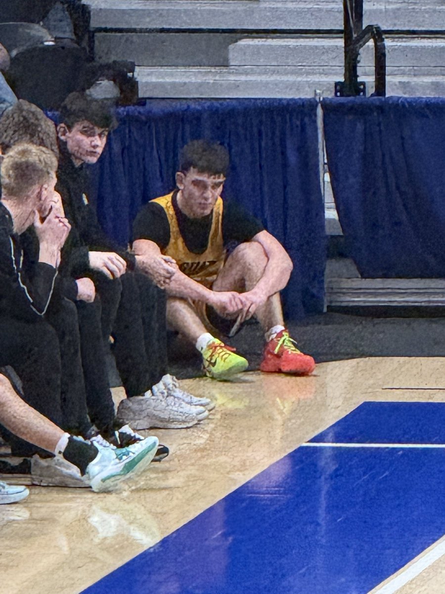 CV STUDENT SECTION tweet media