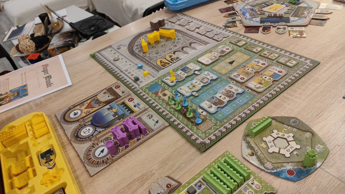 Probamos la expansión cruzadas, que dos juegazos está noche! Gold west y stupor mundi