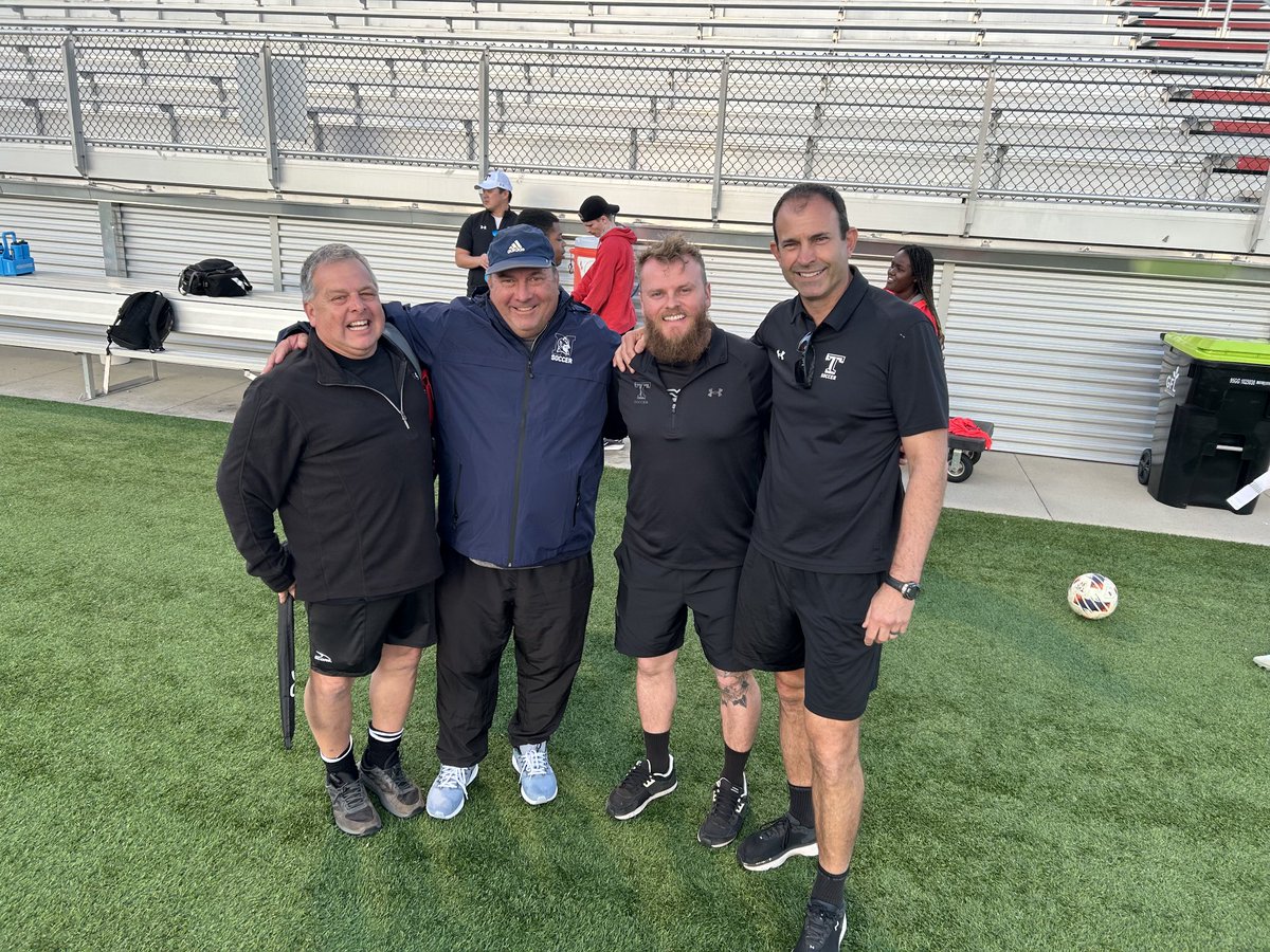 FrankPitt3's tweet photo. @norxhighsoccer @NorxAthletics A few friends I ran into. https://t.co/S6rsq5fIOx