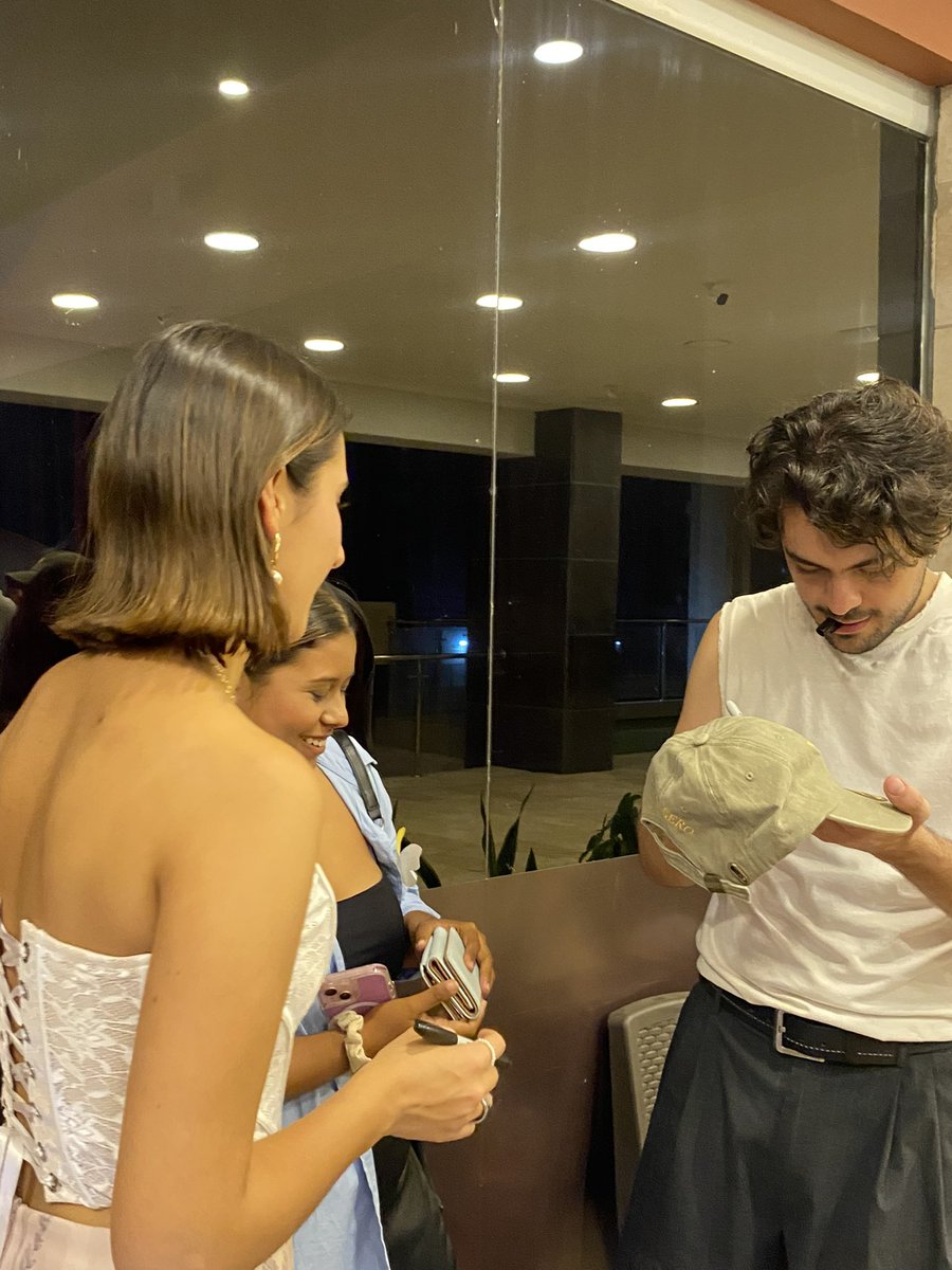 Valentina 🦥 tweet media