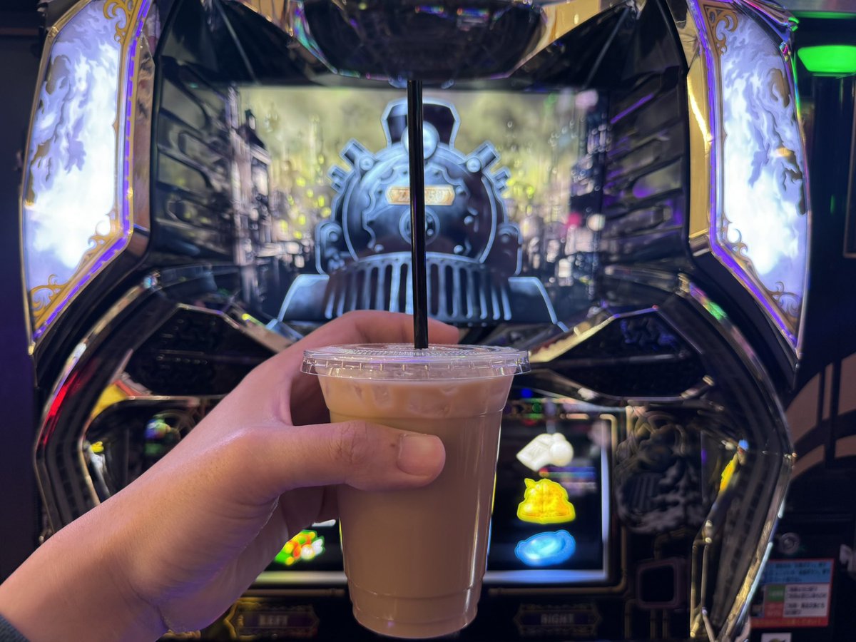 常連さんよりドリンク感謝です〜🍹 栄光に向かって走る〜♪ 《エクス