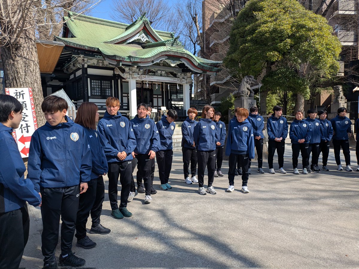 wings_sc's tweet photo. 本日、亀有香取神社にて新シーズン開幕に向けた必勝祈願を行いました！⛩️✨

必勝祈願のあとは、南葛ファミリーの皆さまとの交流タイムも！😊

『圧倒して勝つ』という南葛SCのクラブ哲学にこだわり、『NEXT STAGE』を目指して戦い抜きます！

さあ、いよいよ開幕😊
巻き起こそう！ウイングス旋風！

#南葛SCウイングス
#NEXTSTAGE
