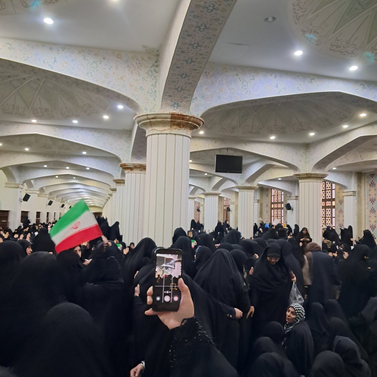 Asma02110's tweet photo. این مردم انتقام خواهند گرفت https://t.co/c7yx2rhkUz