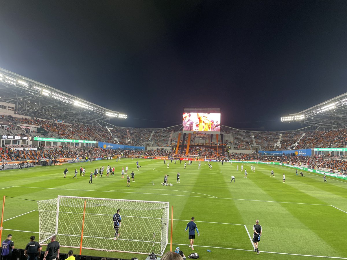 SnoopyAstro's tweet photo. Let’s go @HoustonDynamo!!! https://t.co/rsXK6axkSt
