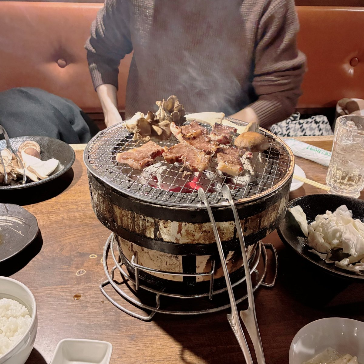 338_2i's tweet photo. 彼氏が試験に受かったからお祝い焼肉🎶
ミニ冷麺つくってもらった͈ᴗ̀ ̫ᴗ́ ͈ https://t.co/JR7jv1nRoD