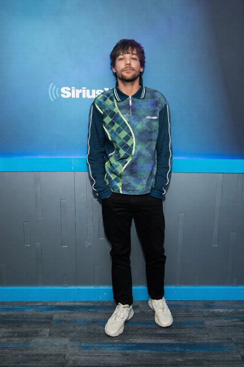 How is this stance? I tried very hard not to do the one I get shit for on the album art. 😂 When your posture, stance, and overall existence is fucking awkward... that is much needed self pep talk in its own right. #PepTalks #AwkwardAsher #LegsLegsLegs