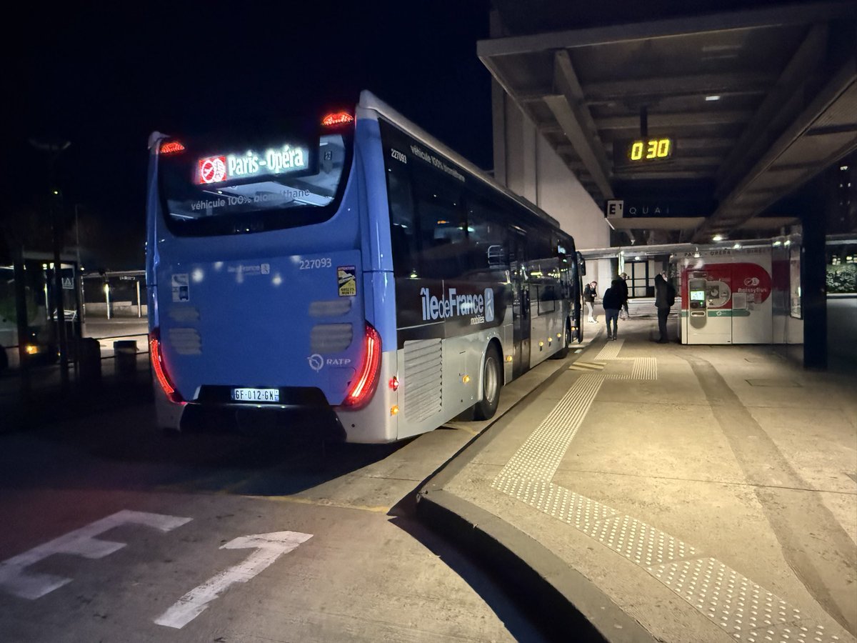 passionencommun's tweet photo. The last #RoissyBus
Une ligne mythique qui sâen va, sacrifiĂ©e par lâouverture Ă la concurrence. https://t.co/ImQdeOEKhG