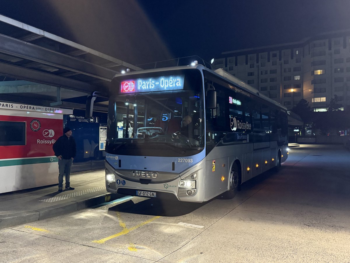 passionencommun's tweet photo. The last #RoissyBus
Une ligne mythique qui sâen va, sacrifiĂ©e par lâouverture Ă la concurrence. https://t.co/ImQdeOEKhG
