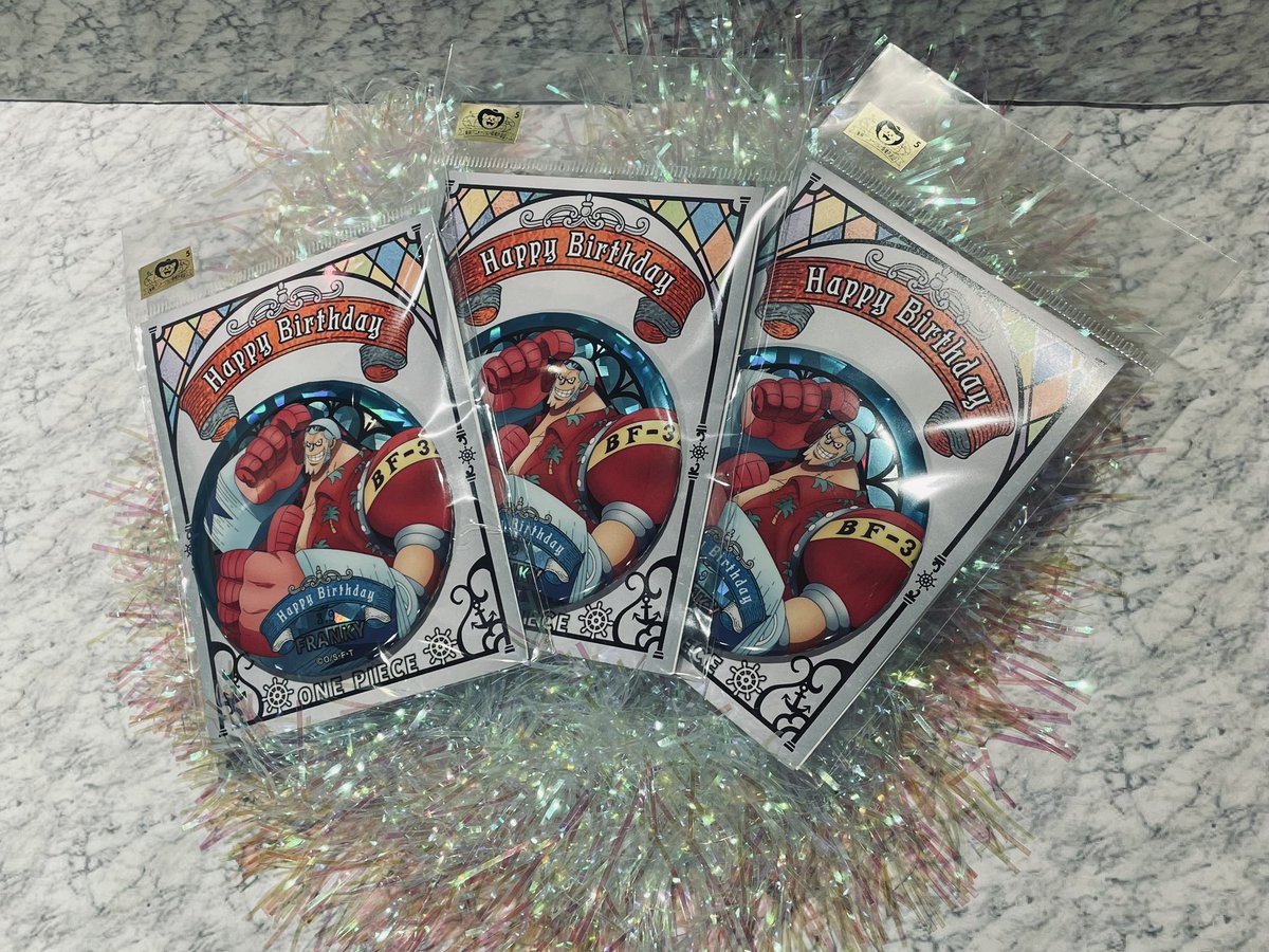 新商品】麦わらストア限定 HBDステンドグラス風ホログラム缶バッジ