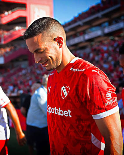 KaZeVlog's tweet photo. Denme las 5 diferencias... si es que encuentran alguna
Lo de Marcone el partido de hoy es lo que se esperaba de él desde que llegó... aplauso por el gran partido y recompensa de gol.
#Independiente #Ivan #Marcone #TodoRojo https://t.co/AkqnLHd8zm