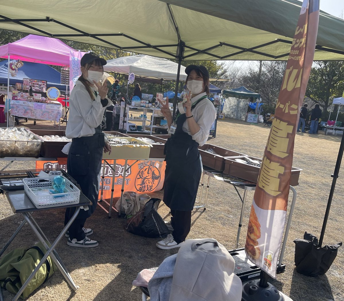 dorei_kaicity's tweet photo. 本日も近場のイベントに出店中です！
焼きたてパンをお届けしています。

ルート販売も継続中。
職場・施設・イベントなどへ直接お届けできます。
ご依頼はお気軽にご連絡ください！

#小麦の奴隷 #移動販売 #パン販売 #出張販売 #ルート販売 https://t.co/By8KeMVUVj