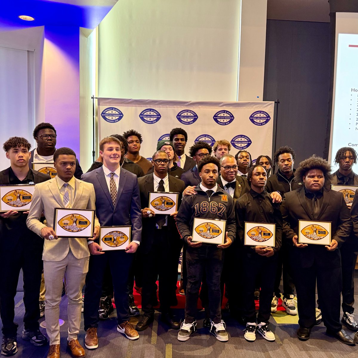 MSanderson1734's tweet photo. Grateful to be named to the 2025 All-Met Team by the Pigskin Club of Washington. @pvifootball #GoCougs https://t.co/zRcCBJZ9me