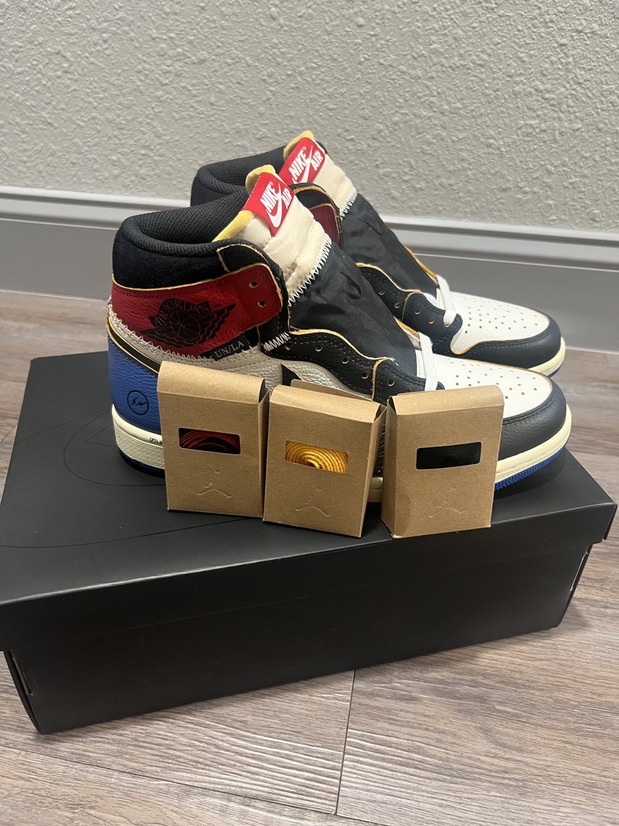 ItzzEdzz's tweet photo. @SneakerVisionz Thanks for the notification yesterday. Fast shipping from Nike https://t.co/JLmQDPqmle