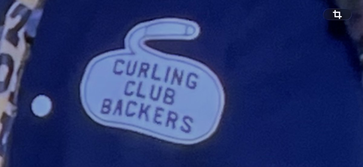 今放送している　#かのサンド　。
ゲストはブラマヨ小杉さん。
小杉さんんが着ている、ジャケット気になる！
なんでしょう？
#Curling Club Backers