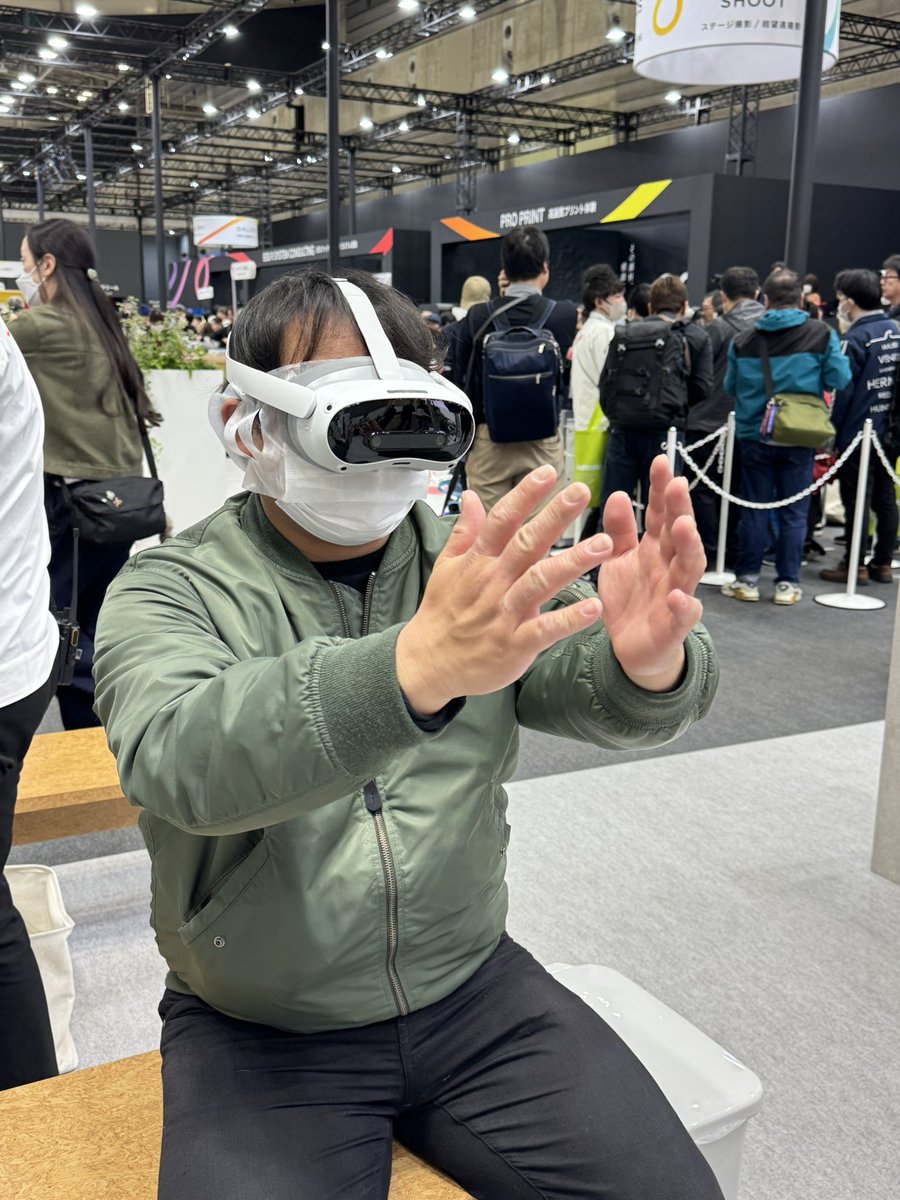 TaKaToRa623's tweet photo. キャノンブースでVR体験 https://t.co/XdEA0LlY6h