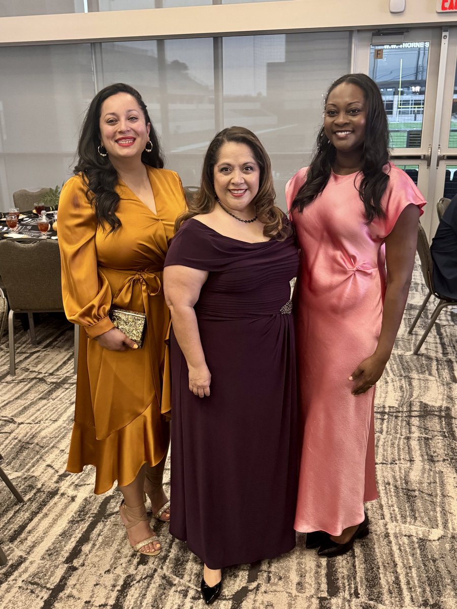 DrFavyCantu tweet media