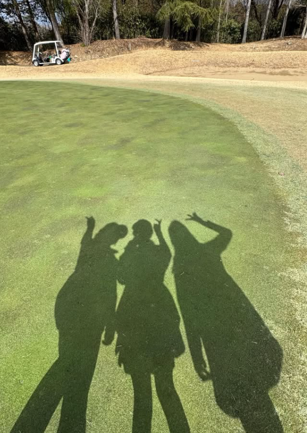 IJ_BF5's tweet photo. 青空の下でゴルフ日和⛳️☀️
影まで思い出になる一日でした😊✨
自然の中でリフレッシュ🌿💚

#ゴルフ
#ゴルフ日和
#青空
#休日の過ごし方
#リフレッシュ https://t.co/B37nyTkh1r