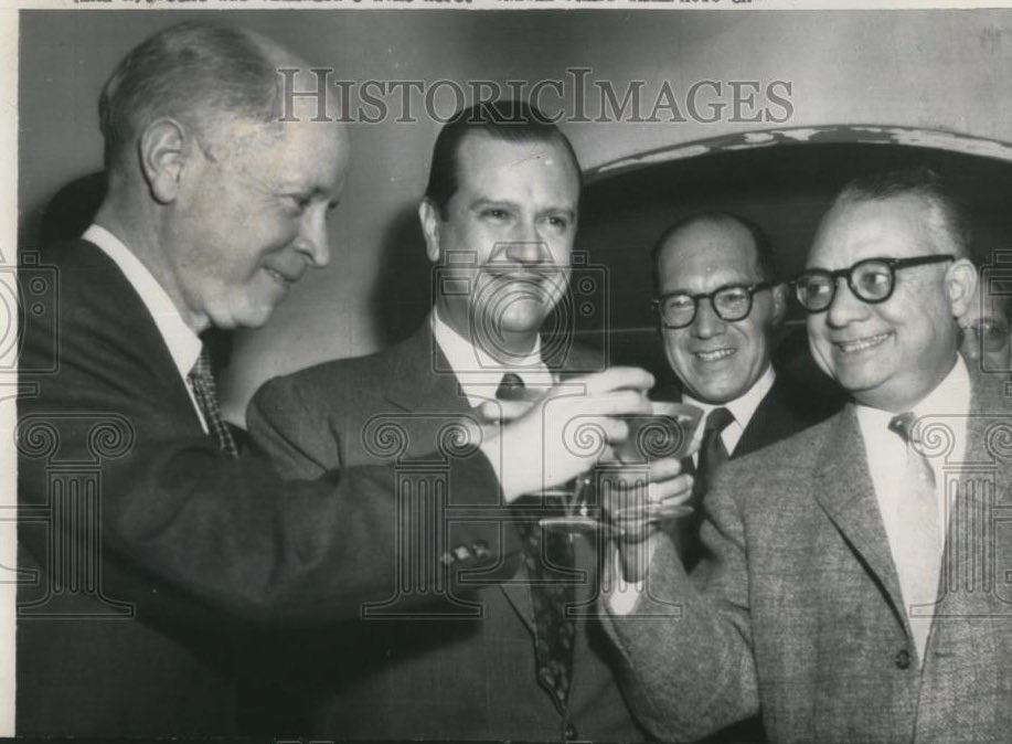 Todas las fuerzas democráticas venezolanas deben mirar la foto del 58 como lección existencial: Betancourt, Caldera y Villalba. Destruirse entre ellos es la receta que se han tomado por más de 20 años.