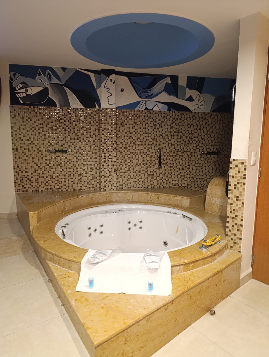 Algúna pareja por el Picasso?