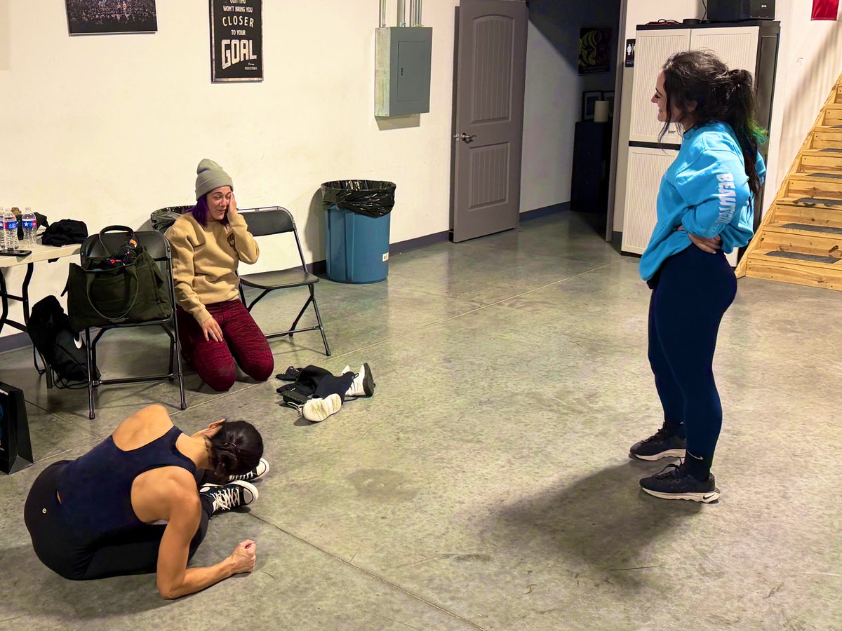 “AND THEN YOU KICK OUT……AND YOU BEAT BECKY!!!!!!!!!!!!!!!!!!!!”