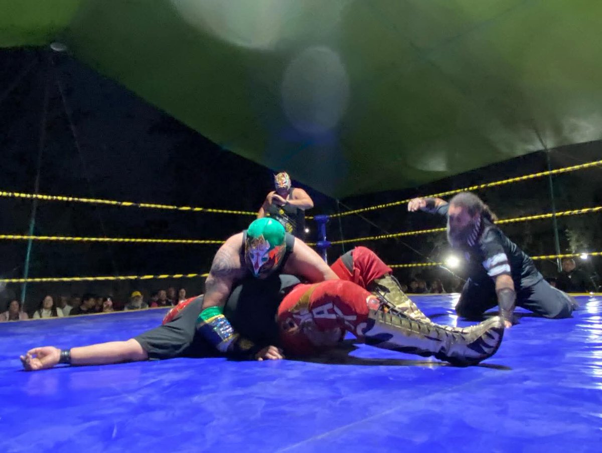 Triunfo técnico en la #ArenaLuchaSports, la dupla de Príncipe Barush y Sabuka, logran el triunfo con gran audacia sobre los rudísimos Rey Osiris y Byakko en la segunda batalla de la noche #latijeraluchalibre