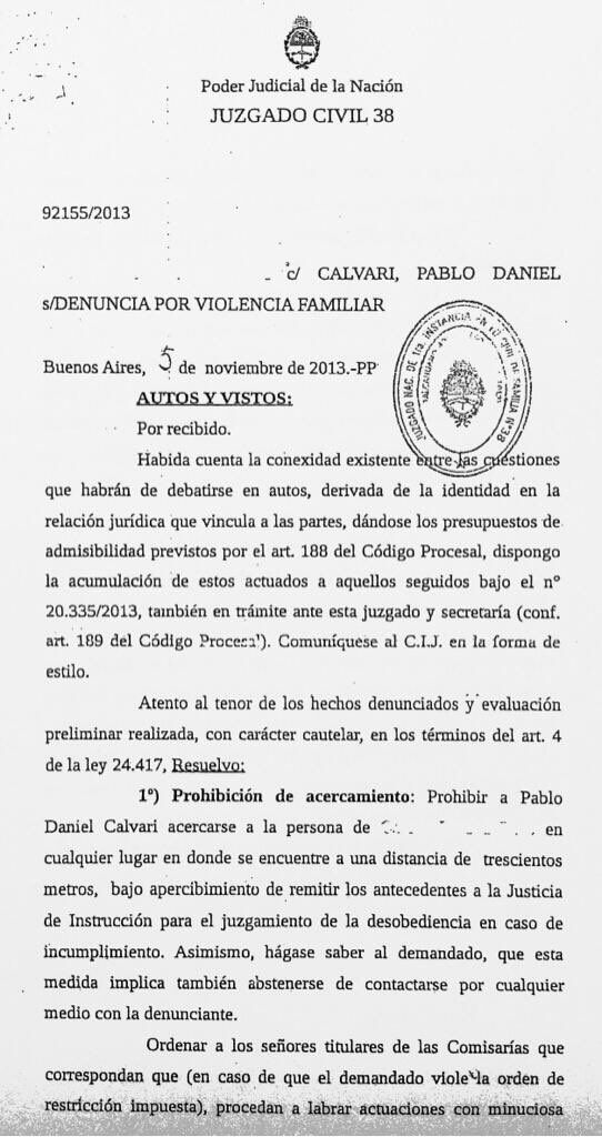 1- Yo no dije, no digo, ni diría eso del técnico más ganador de la historia. 
2- Esa foto no es actual, mis zapas lo demuestran. 
3- Ese no es el edificio de AA2000 y lamento la exposición a esos hombres que me reconocen.

Consulta: Algún abogado me puede explicar que es esto?
