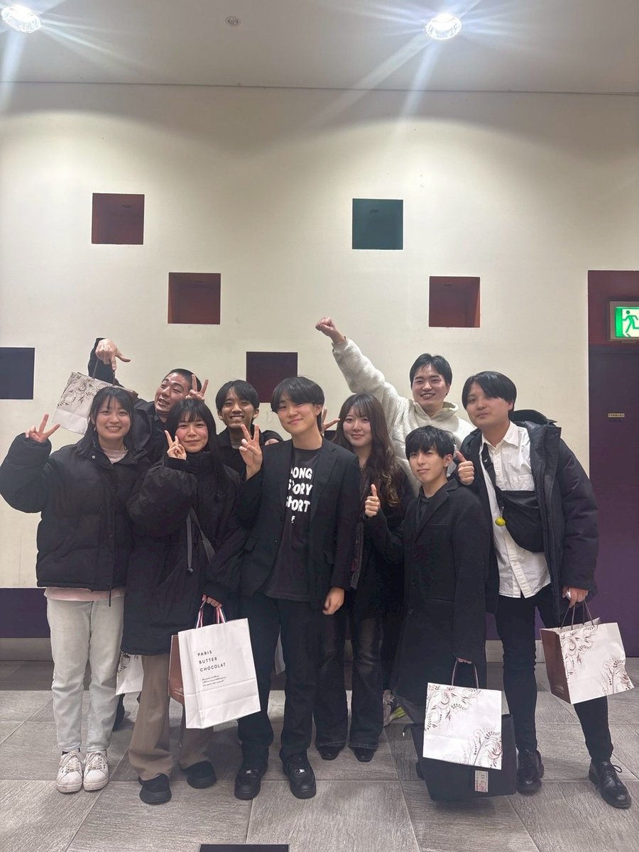 kunitachi_tp's tweet photo. 先日、4年生の送別会を行いました🍻

日頃の感謝を込めて名前と感謝状入りカステラを１～3年から4年生の方々にプレゼントさせていただき、その他にも代表で4年室長挨拶、先生方からもありがたいお話、お言葉をいただきました🥹✨

4年生の皆さん今まで本当にありがとうございました！！ https://t.co/uPWWkGbBjo
