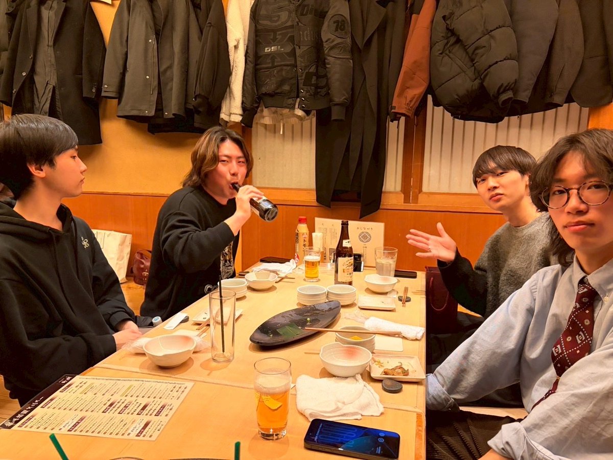 kunitachi_tp's tweet photo. 先日、4年生の送別会を行いました🍻

日頃の感謝を込めて名前と感謝状入りカステラを１～3年から4年生の方々にプレゼントさせていただき、その他にも代表で4年室長挨拶、先生方からもありがたいお話、お言葉をいただきました🥹✨

4年生の皆さん今まで本当にありがとうございました！！ https://t.co/uPWWkGbBjo