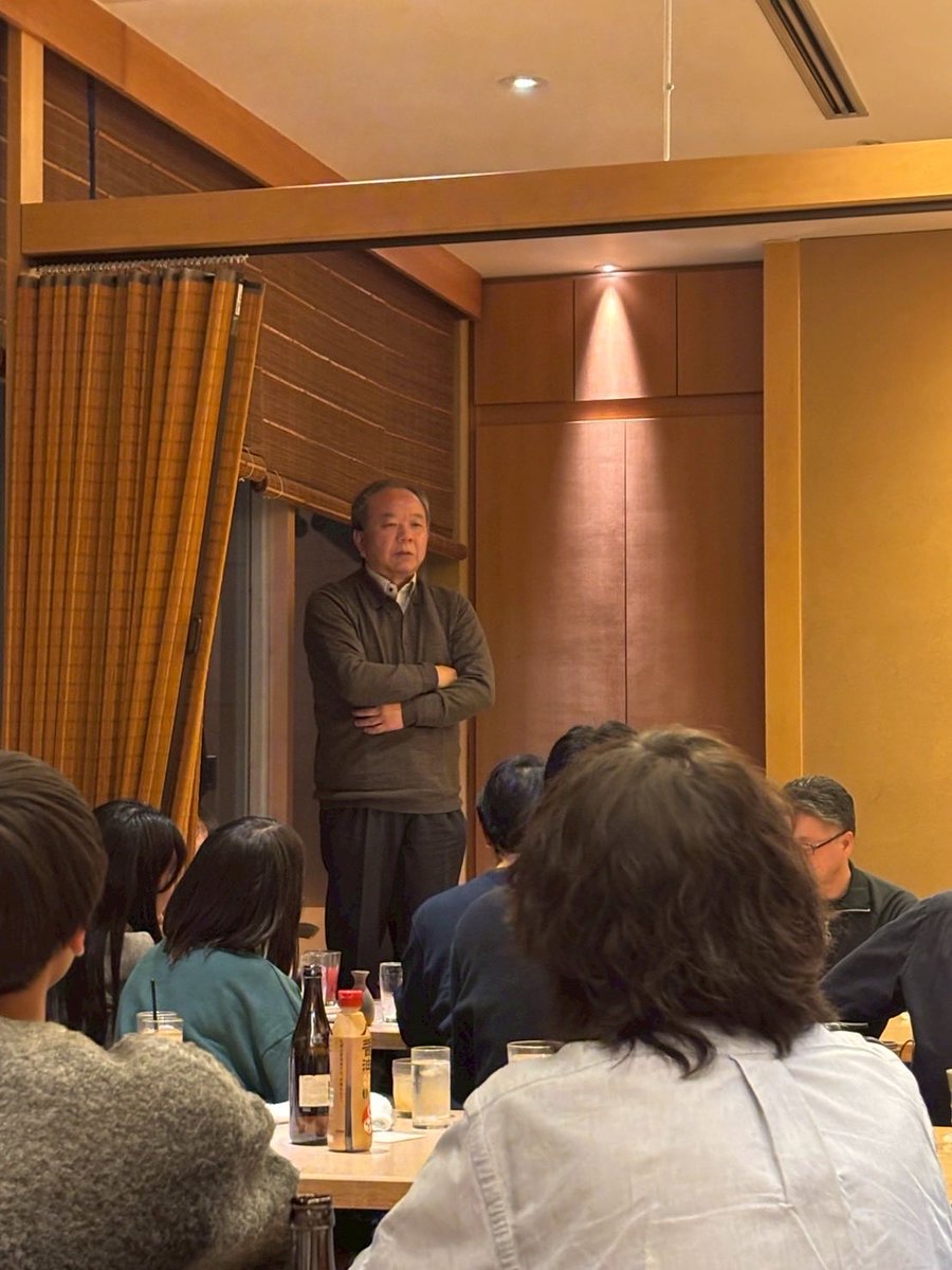 kunitachi_tp's tweet photo. 先日、4年生の送別会を行いました🍻

日頃の感謝を込めて名前と感謝状入りカステラを１～3年から4年生の方々にプレゼントさせていただき、その他にも代表で4年室長挨拶、先生方からもありがたいお話、お言葉をいただきました🥹✨

4年生の皆さん今まで本当にありがとうございました！！ https://t.co/uPWWkGbBjo