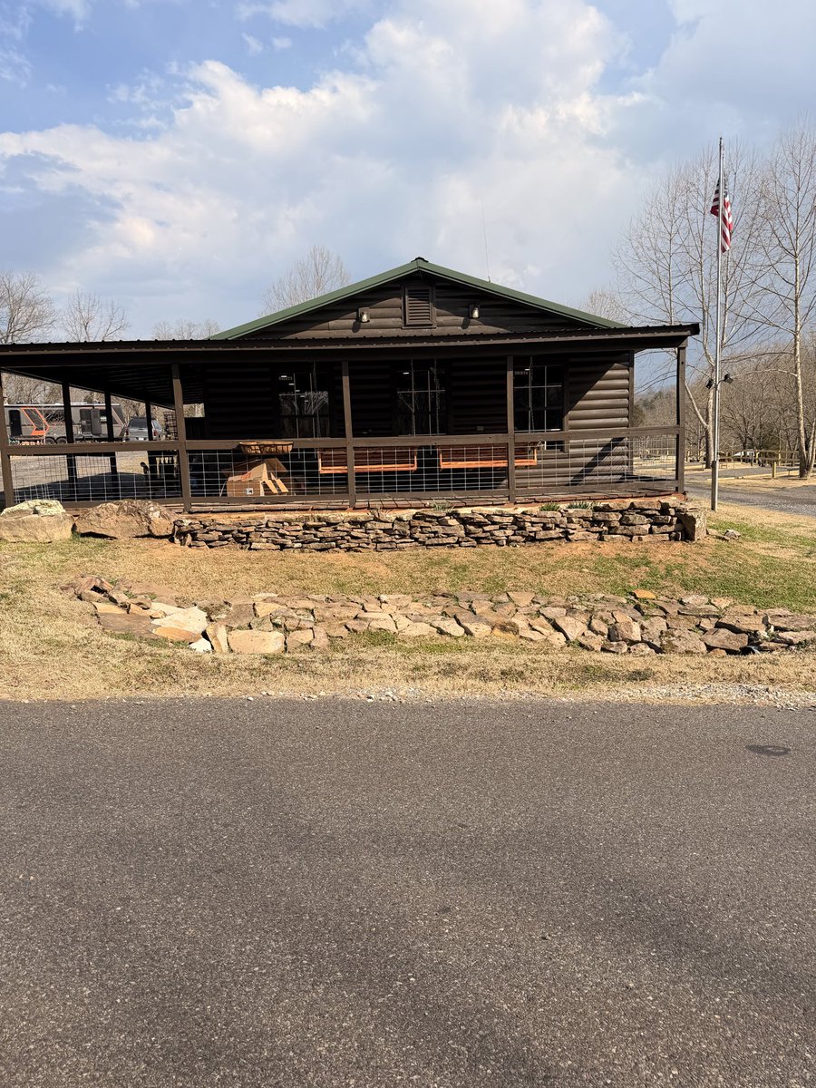 _AdamBurris's tweet image. We’ve been hard at work this winter renovating the campground. Website is almost ready, but for now, use this link to book your spot on the #BuffaloRiver in #Gilbert

#CampBuffalo

campbuffaloriver.com