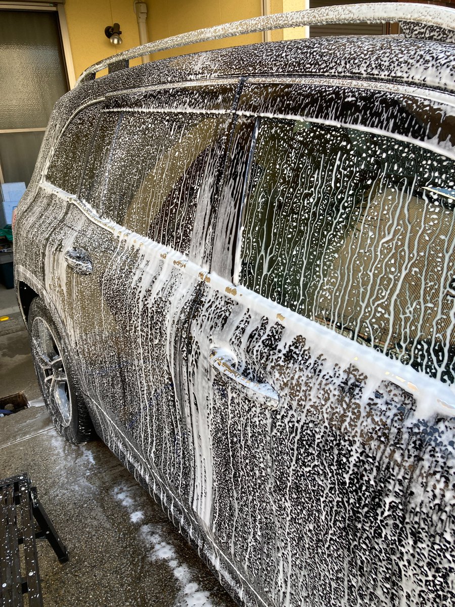 NisiyanMasters's tweet image. #labocosmetica 
#PRIMUS
#PURÌFICA
ボディ洗車はいつもの定番です☺
ちょくちょく洗車動画でも紹介されてるプリマスとピュリフィカはうちでも鉄板ですね🌟
この後は、マニアックラインの水垢除去でサイドパネルを施工します☺
@kyoto_detail