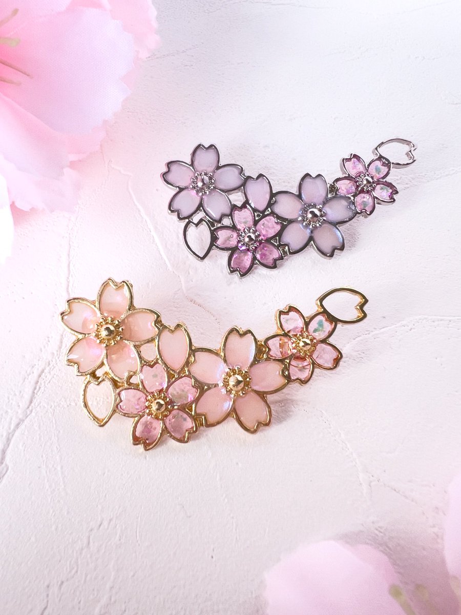少しずつ、桜のブローチのご購入が増えてきました🌸 今回初めて2点どめ