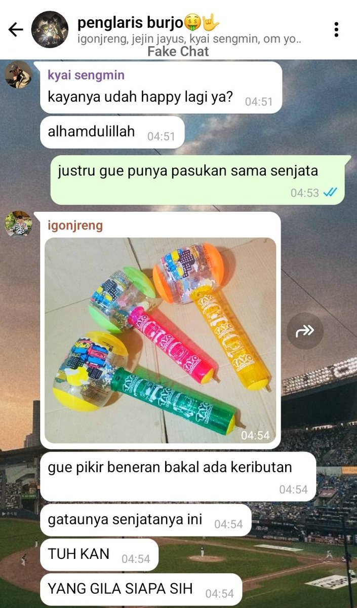 wenderlaind's tweet photo. 05 | igeon be like : siapa sih yang gila?!

[inferno tweets au] https://t.co/5xWzeT5zCP