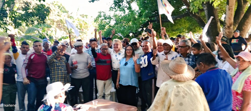 Asamblea  realizada con mucho éxito hoy #28df en la Cruz de Agua,  muy productiva y llena de pueblo. ¡Gracias a todos los que asistieron!"  
#ADemocratica en resistencia 
Dra. Miriam de Montilla <a href="/jMontillapure/">Jose G Montilla</a> <a href="/hramosallup/">Henry Ramos Allup</a> <a href="/PieroMaroun/">Piero Maroun</a> <a href="/DANIELTIRAD965/">DANIEL TIRADO</a> <a href="/NelsonDelgad0/">Lic. Nelson Delgado</a> <a href="/cruzvina68/">Cruz Manuel Viña</a>