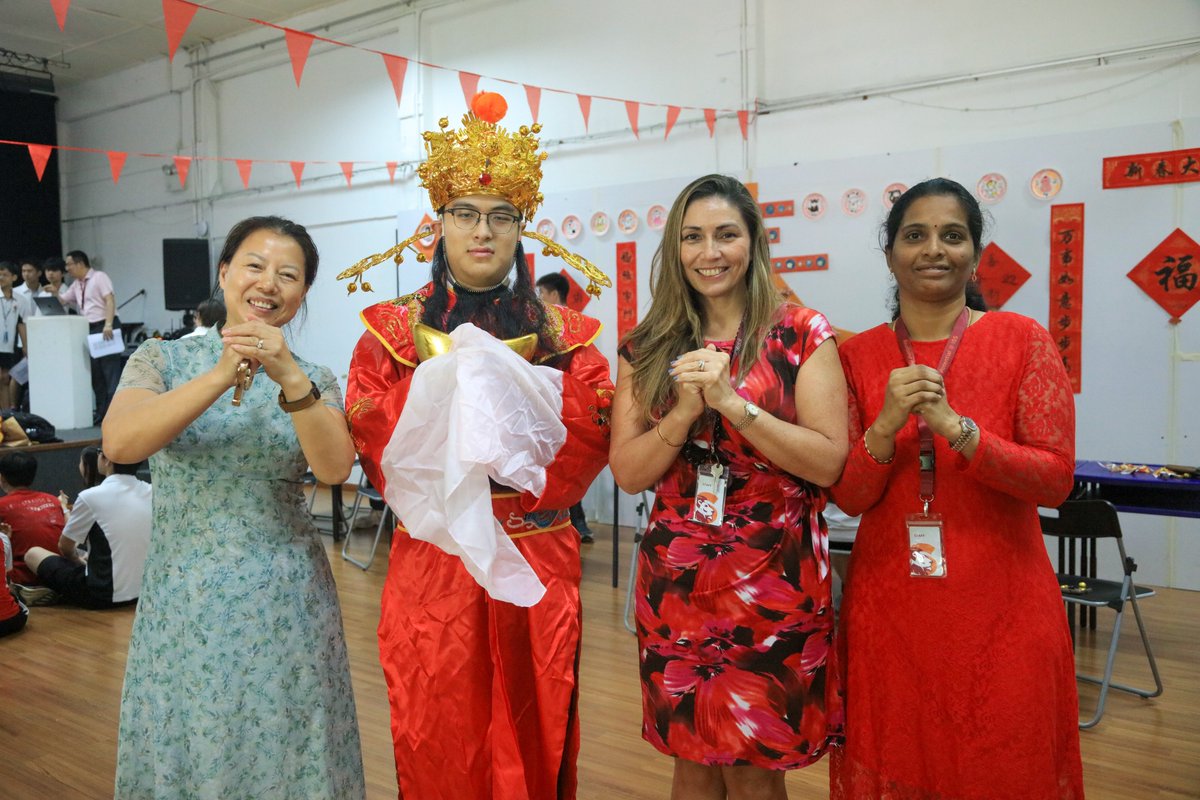 ISSIntSch's tweet photo. The campus came alive to the beat of lion dance drums as we welcomed the Lunar New Year!! 🦁🥁

#Educatingtomakeadifference #ChineseNewYear #liondanceperformance #festivevibes #celebration #kampongspirit #ISScommunity https://t.co/uXdoLA720Q