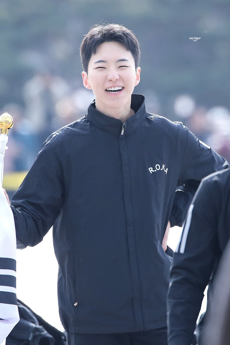 mytiger615's tweet photo. 260301 그날의 함성 #호시 #HOSHI #ホシ
자연광 호랑이 🐯♥️ https://t.co/xsorpsPHNJ