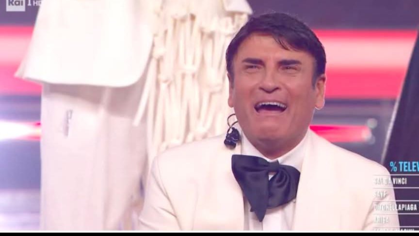 simonaneri6's tweet photo. Ok Google, riassumi il festival in un'immagine #Sanremo2026 #SalDaVinci https://t.co/1WbX8CwNPe