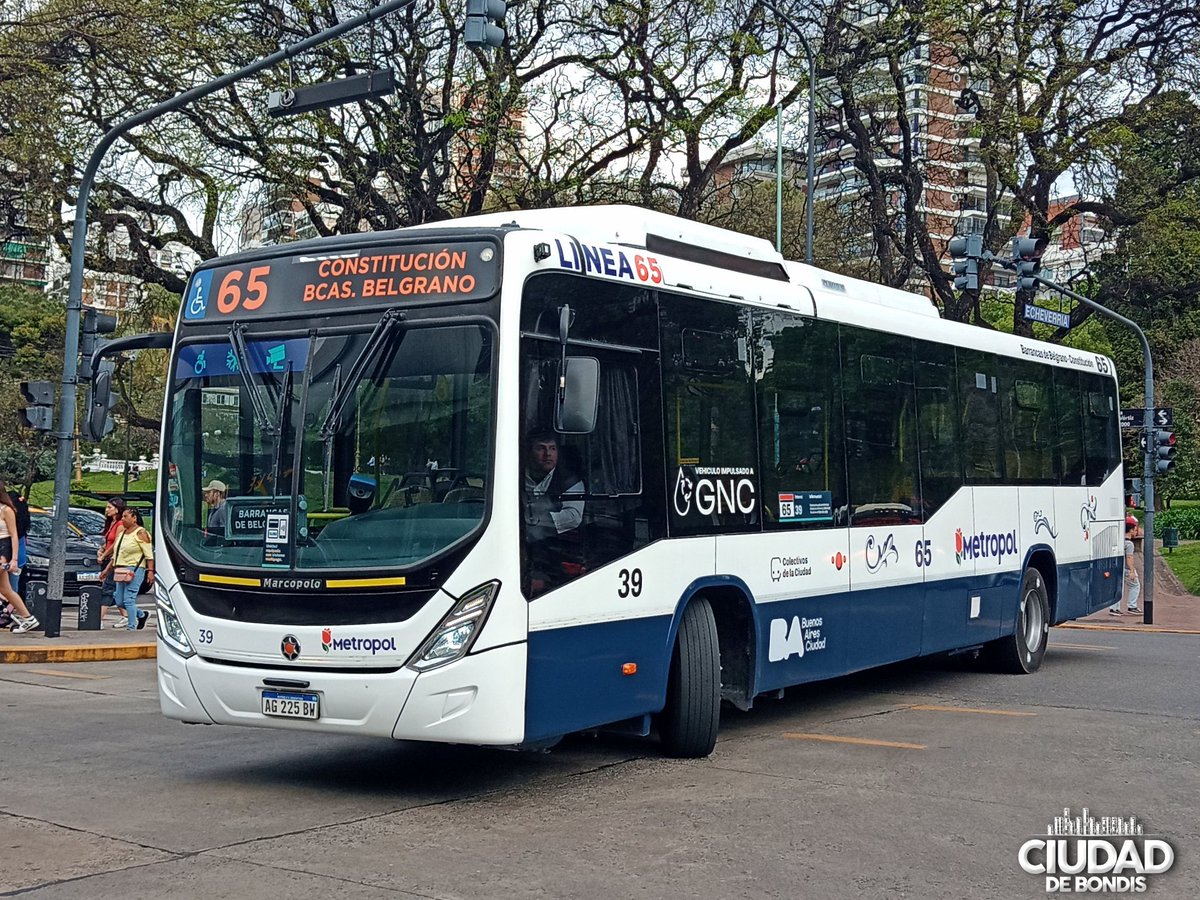 CiudadDeBondis's tweet photo. SORPRESA: el #Marcopolo a #GNC de la Linea 65 pasa a la #Linea182 coche 1496. Será el 1° GNC en esta línea
📸#AportesCDB https://t.co/3ZM6RPwIGj