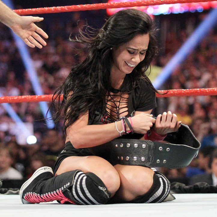 khaleesi of the great grASS sea. 💟 tweet media